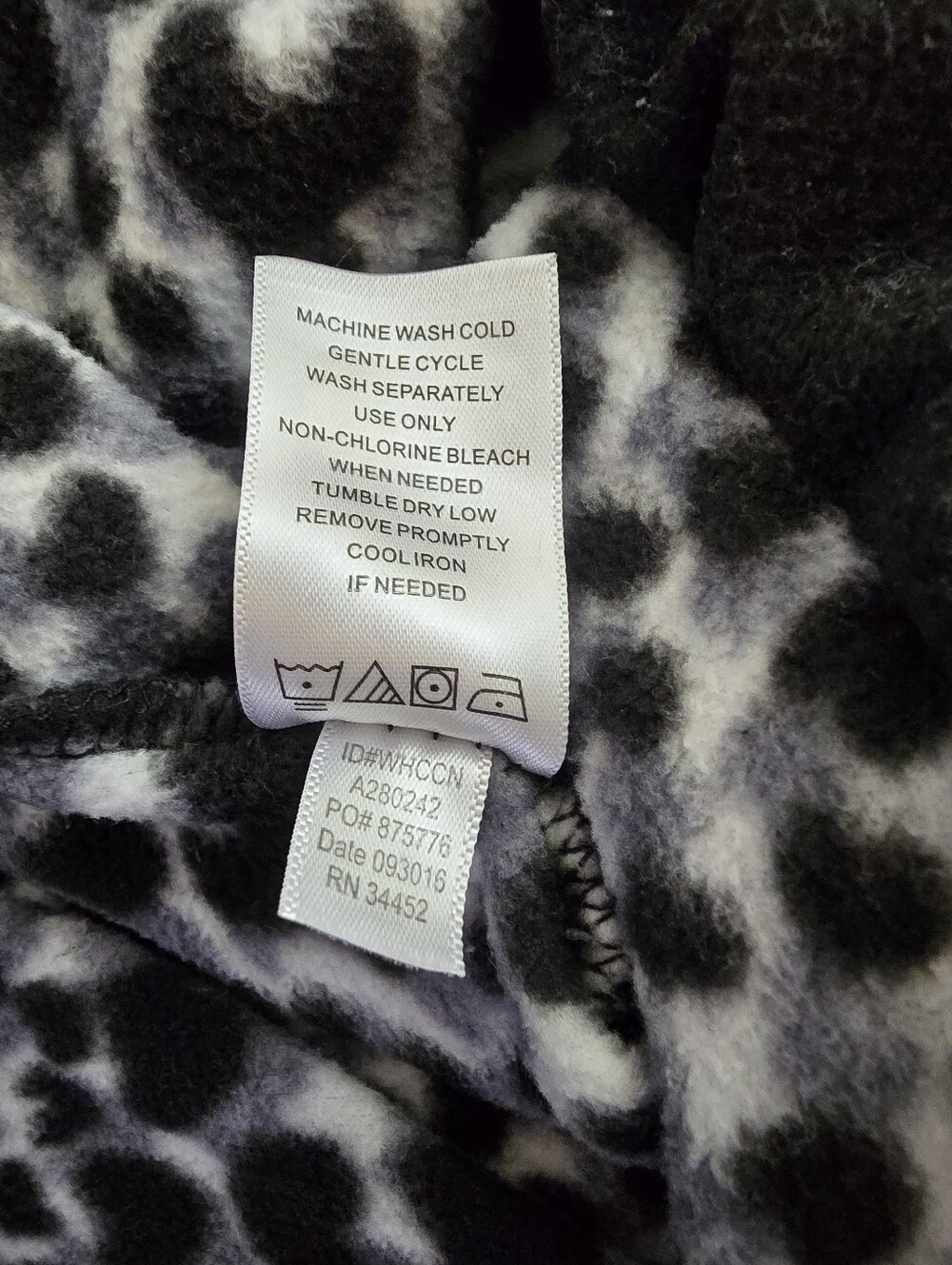 Cuddl Duds Fleece Lounge Pants XL Black White Leopard Heart Print Joggers - Picture 8 of 9